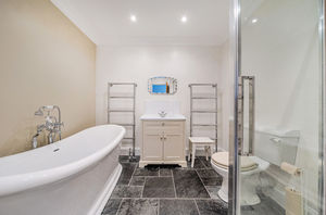 Family bathroom- click for photo gallery